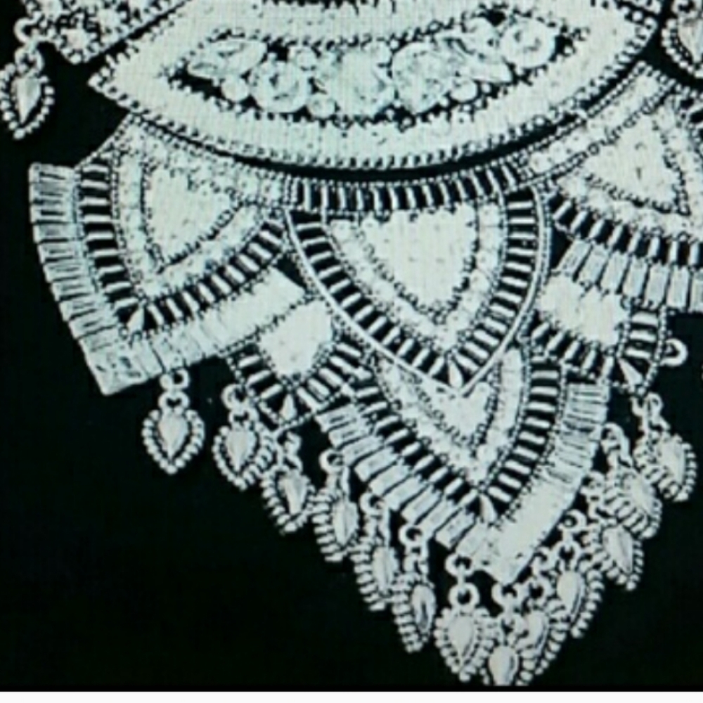 Bebe Bib Necklace - Picture 4 of 4